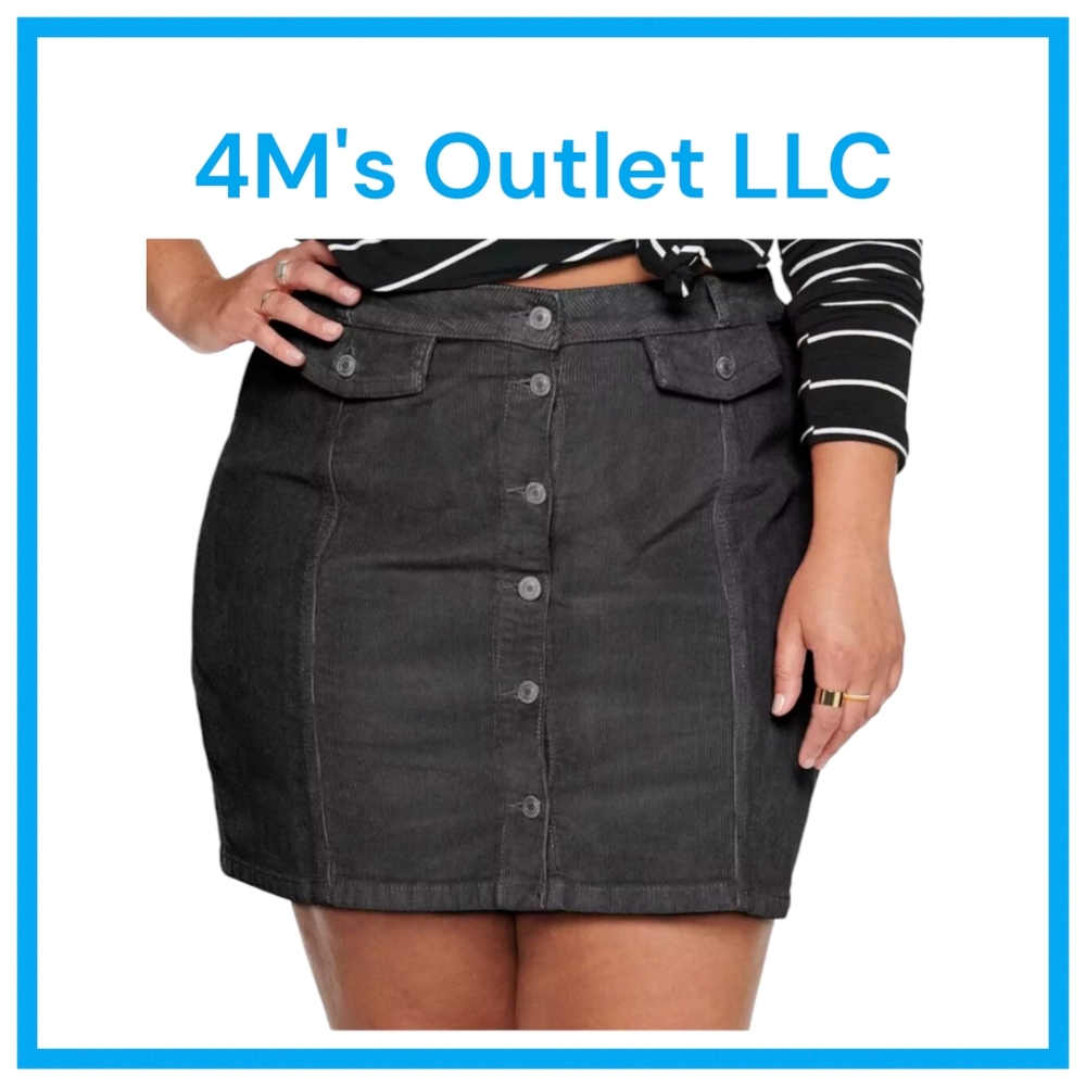 Juniors' Plus Size SO® Button Front Mini Skirt